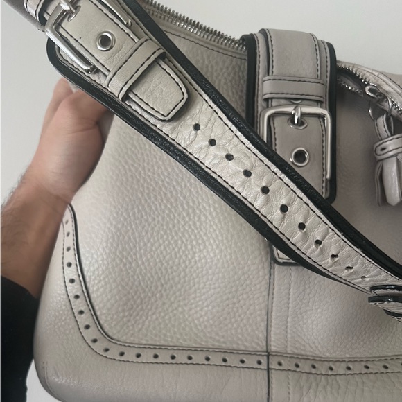 Coach - Picture 6 of 10